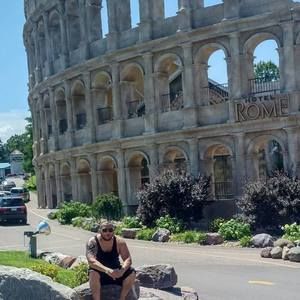 Meet your Posher, Carlos